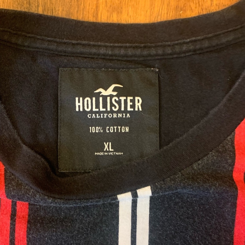 Hollister T-shirt Men’s XL Black with Red White Stripes Short Sleeve 100%cotton - Picture 2 of 7